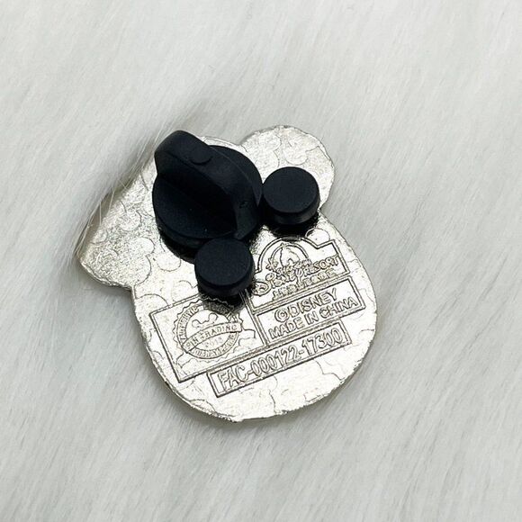 🔮‎ 5/$25 Disney Duffy Easter Egg Pin - Picture 3 of 3